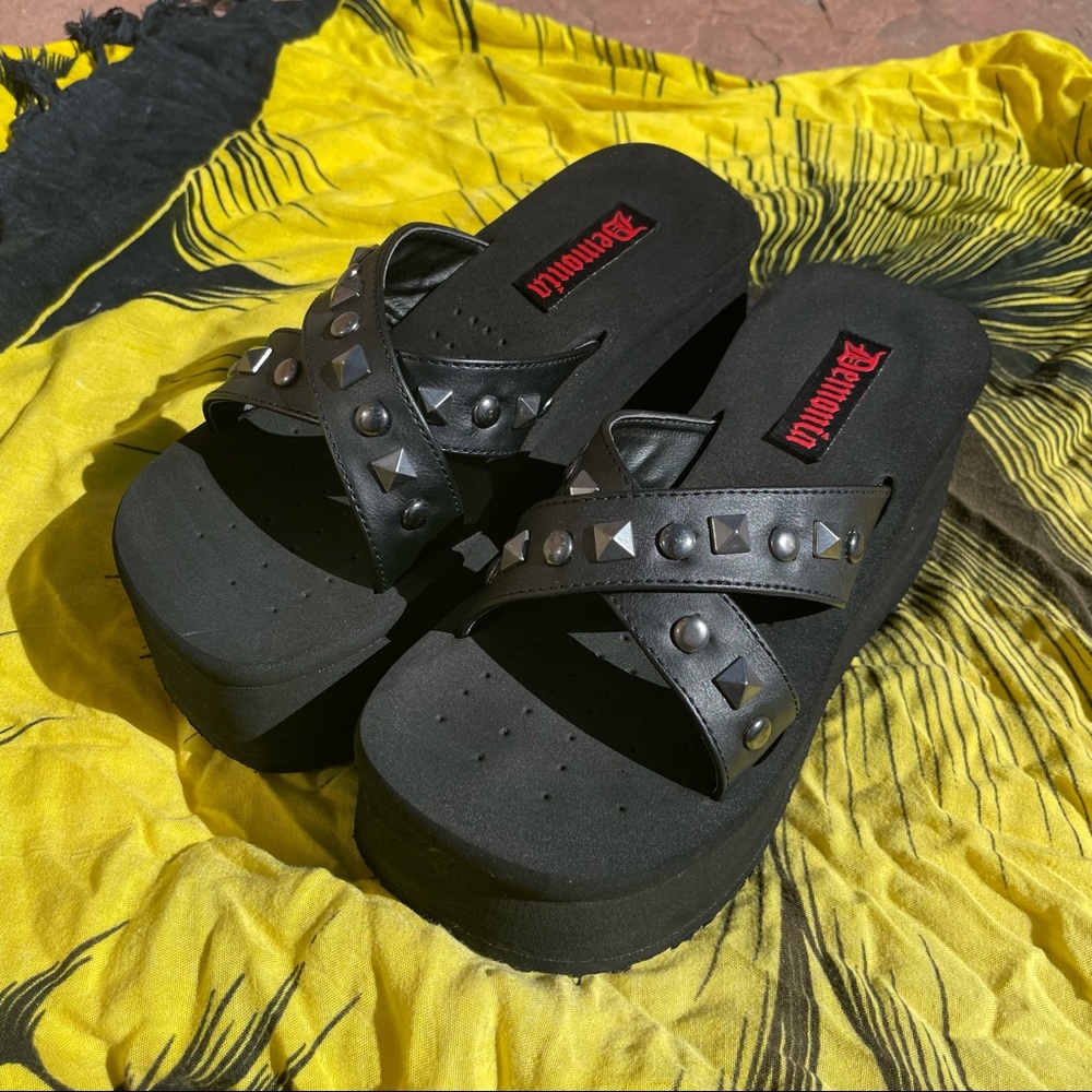 Funn-29 Demonia Sandals